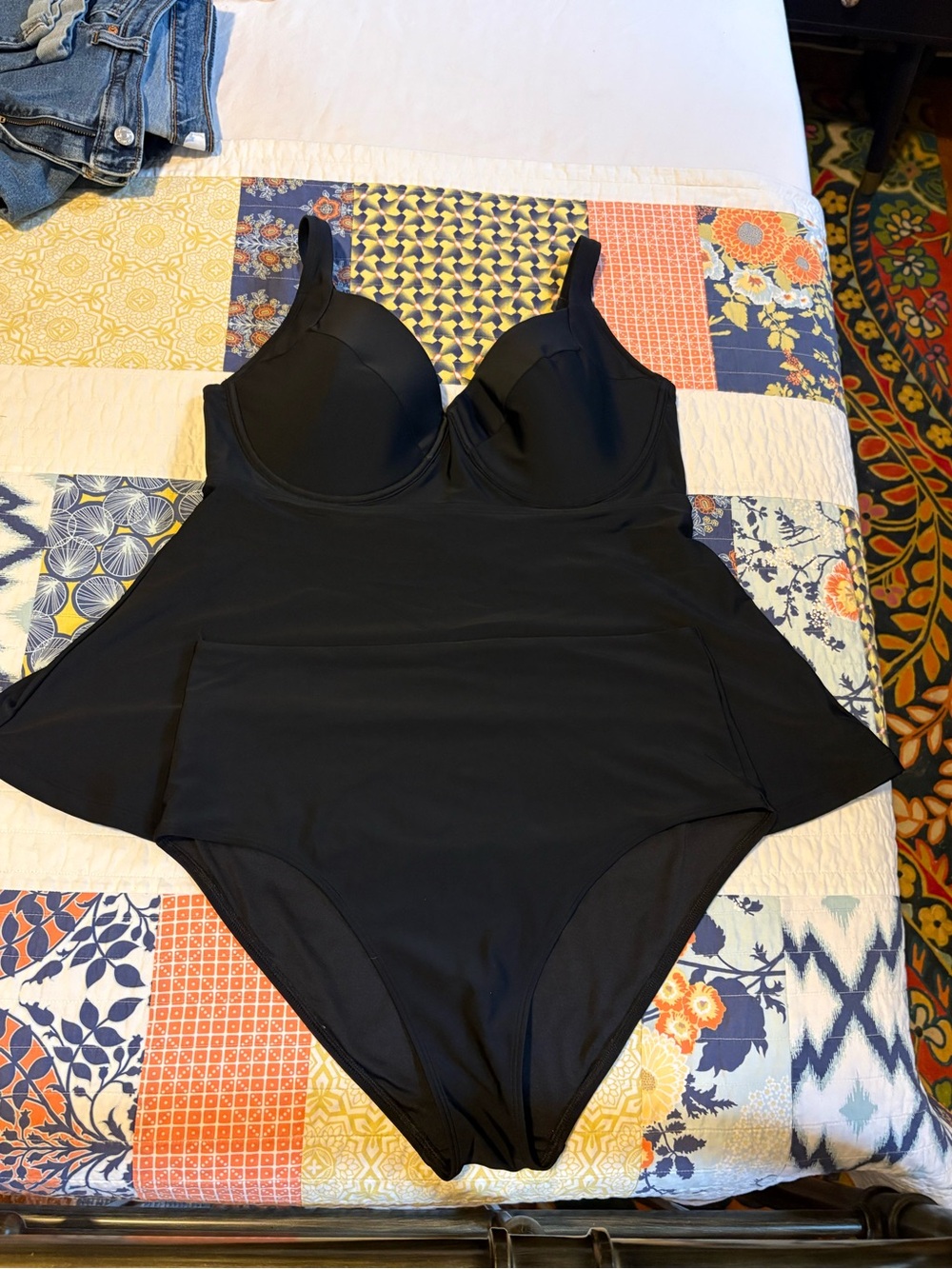 Old Navy Black Tankini Swimsuit with Built-In Bra. Full Support.